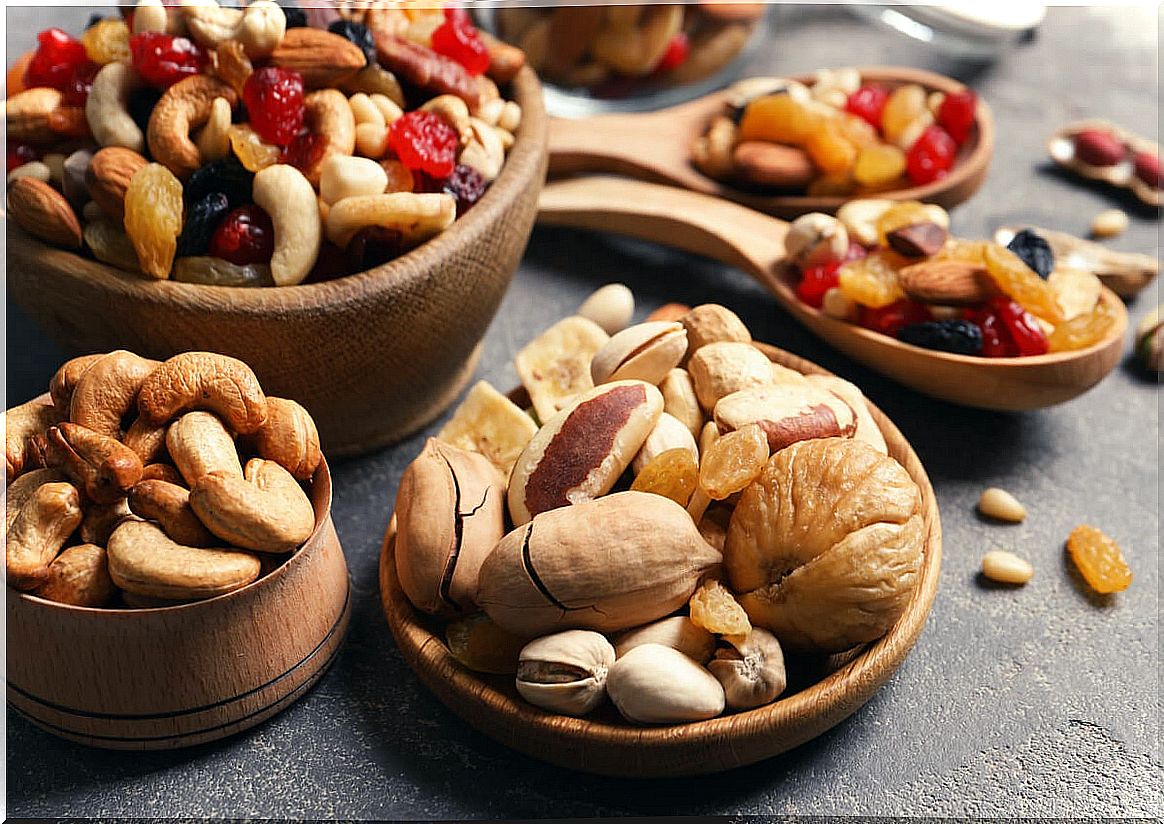 Among the foods that increase energy are nuts