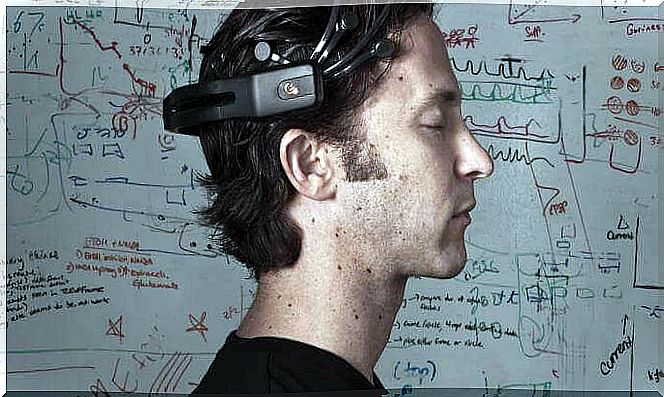 David Eagleman with device