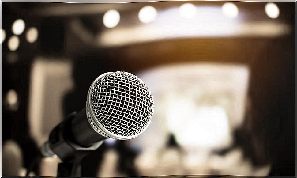 How to overcome stage fright of public speaking