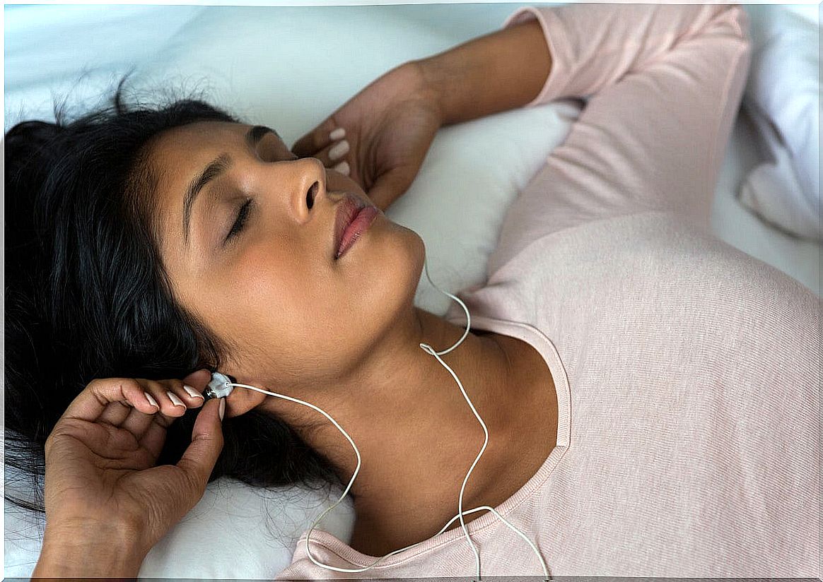 Sleeping with background sounds: why do we do it and how does it affect us?